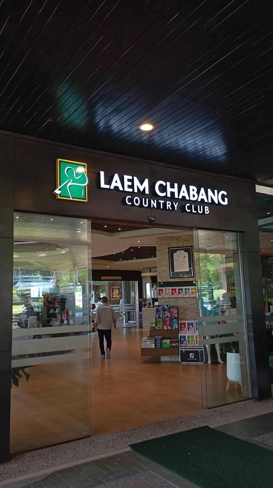 ชุดป้ายไฟตัวอักษรและโลโก้ LAEM CHABANG COUNTRY CLUB ภาพที่ 2